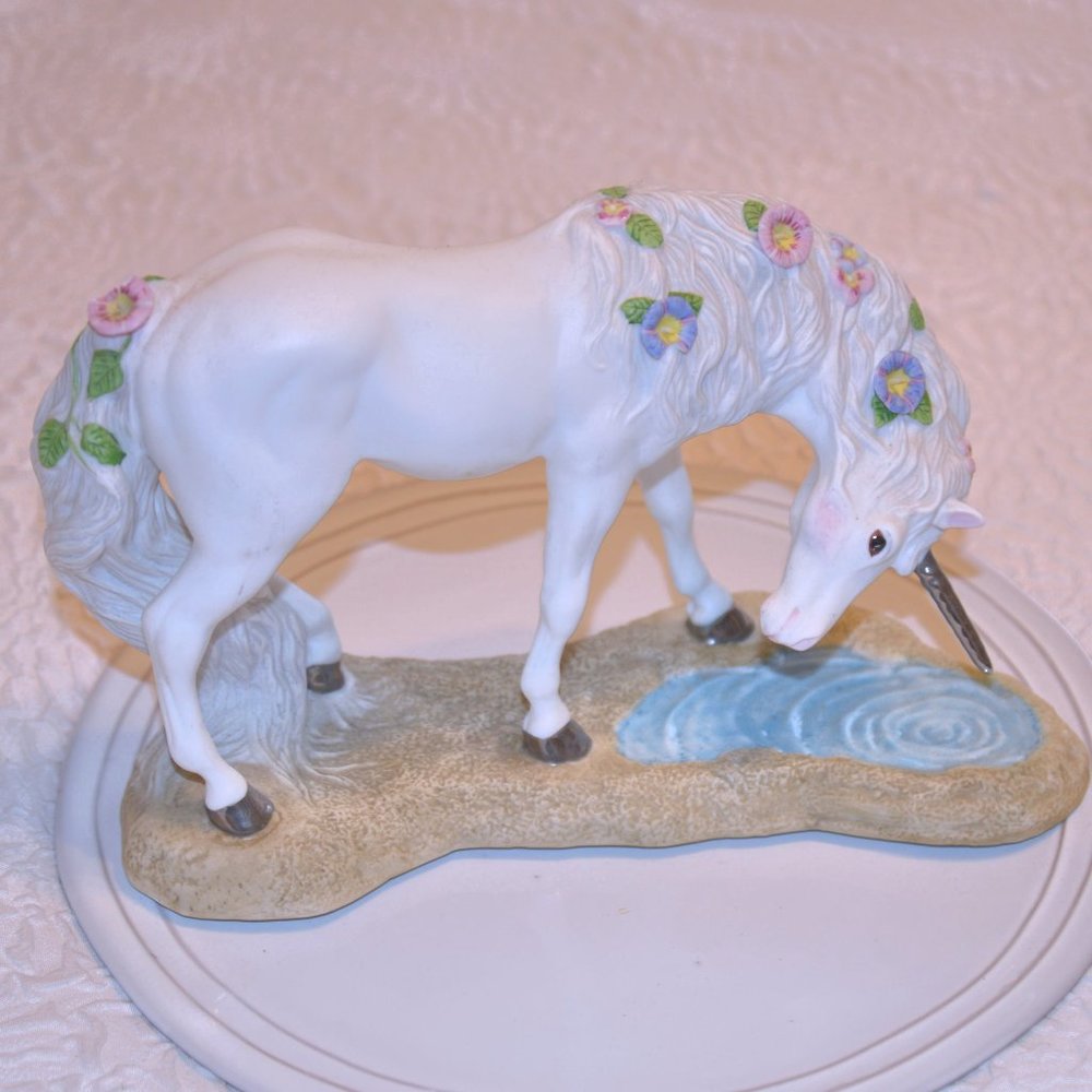 Princeton Gallery 1991 Love's Purity Unicorn Collection Porcelain Statue